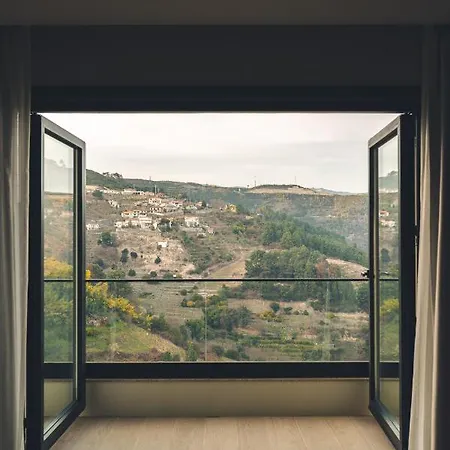 Mw Douro Wine & מלון 5*