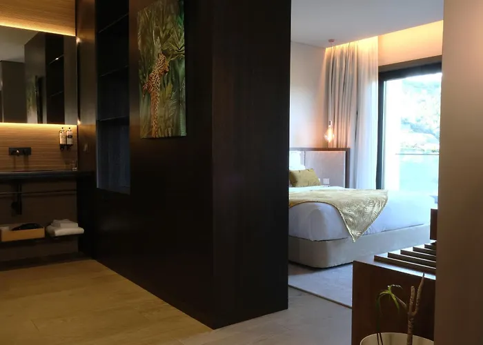 Mw Douro Wine & Santa Marta de Penaguiao